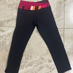 Lululemon size 2 crop yoga pants